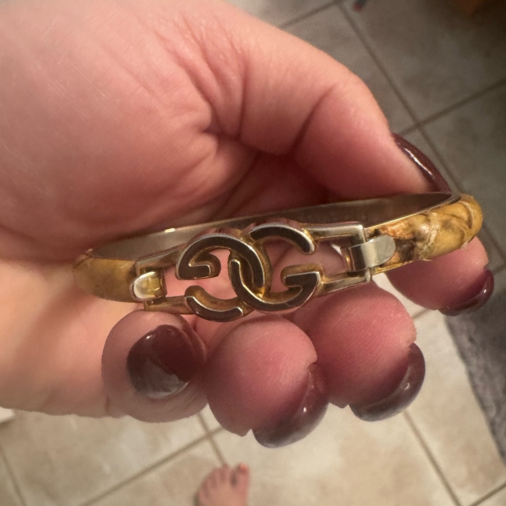 Vintage Gucci Tan and Gold Snakeskin Bracelet - Picture 3 of 6